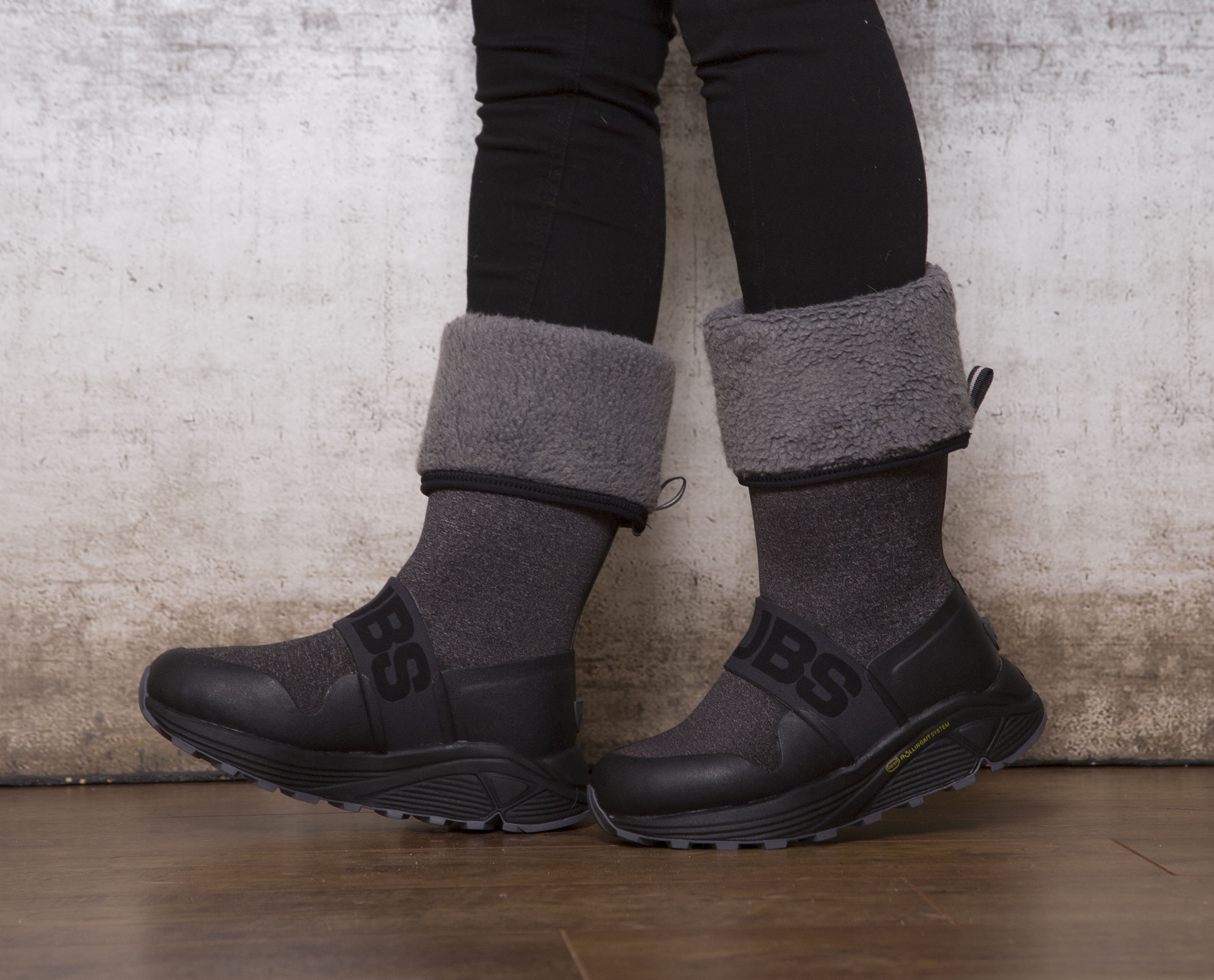 The Women’s ADVENTURE is just 1200grams (UK size 5), waterproof and insulated to subzero for winter walks and just £144 (RRP)