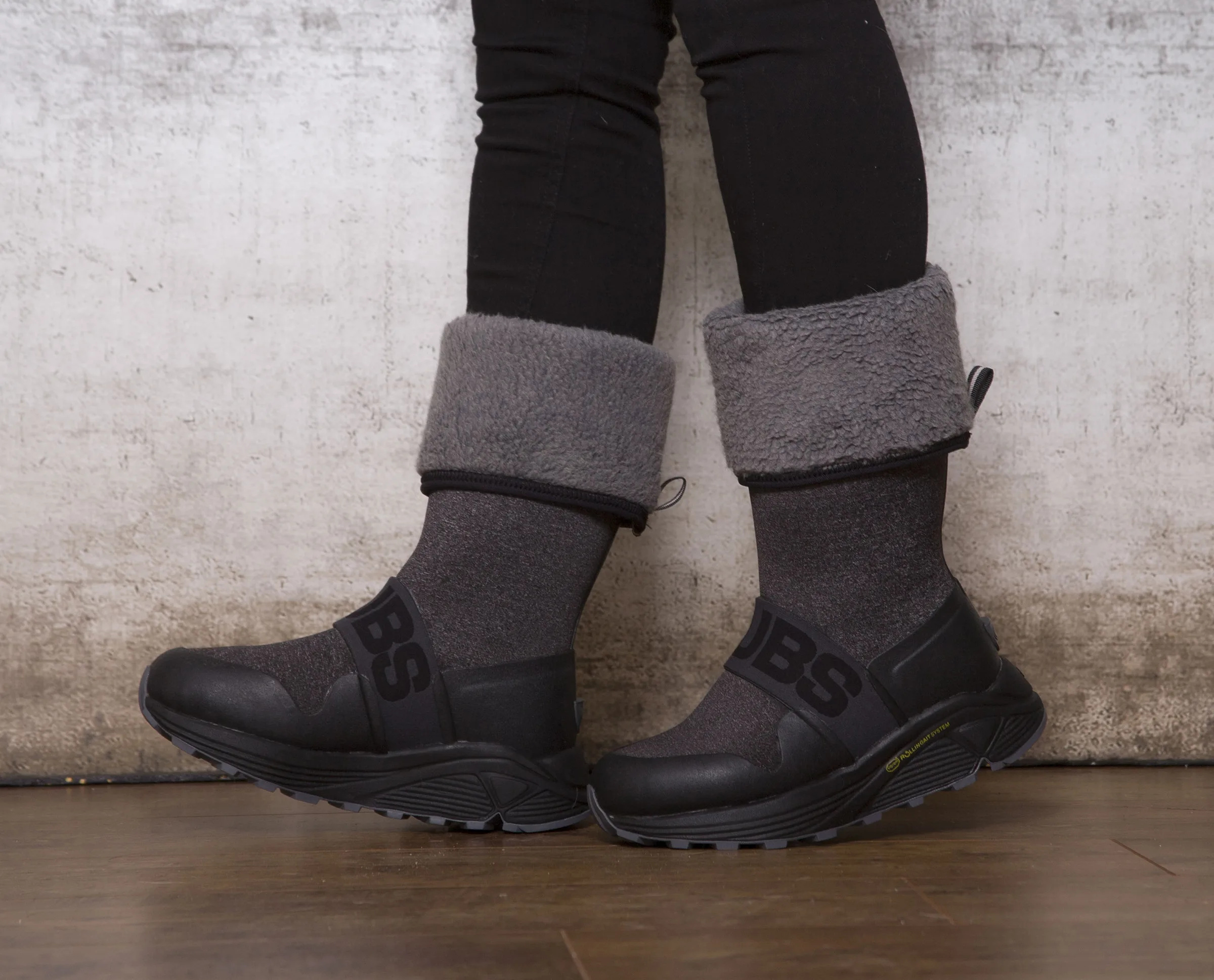 The Women’s ADVENTURE is just 1200grams (UK size 5), waterproof and insulated to subzero for winter walks and just £144 (RRP)