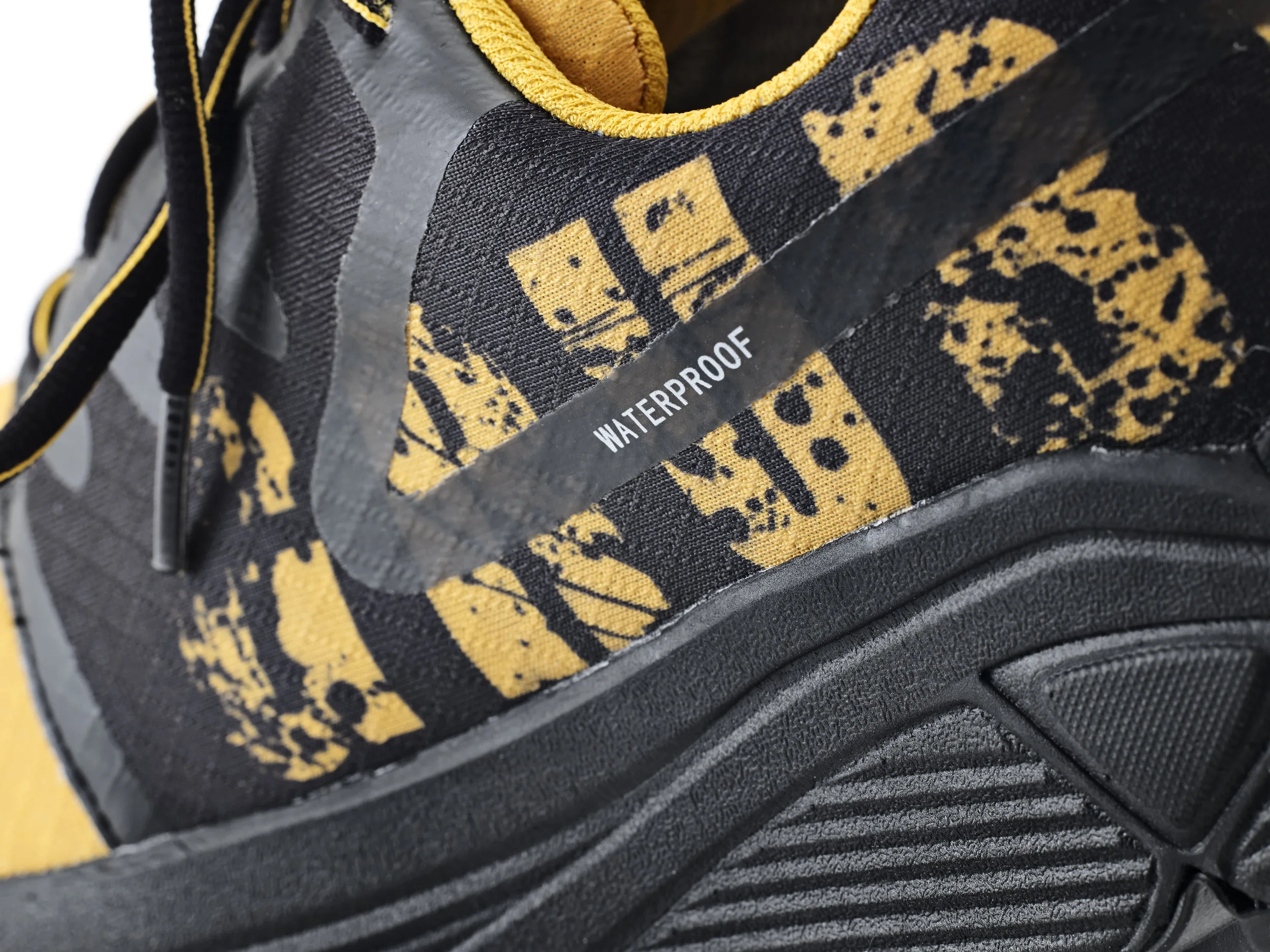 HYDROFUSE technology is lightweight, highly breathable and very waterproof.