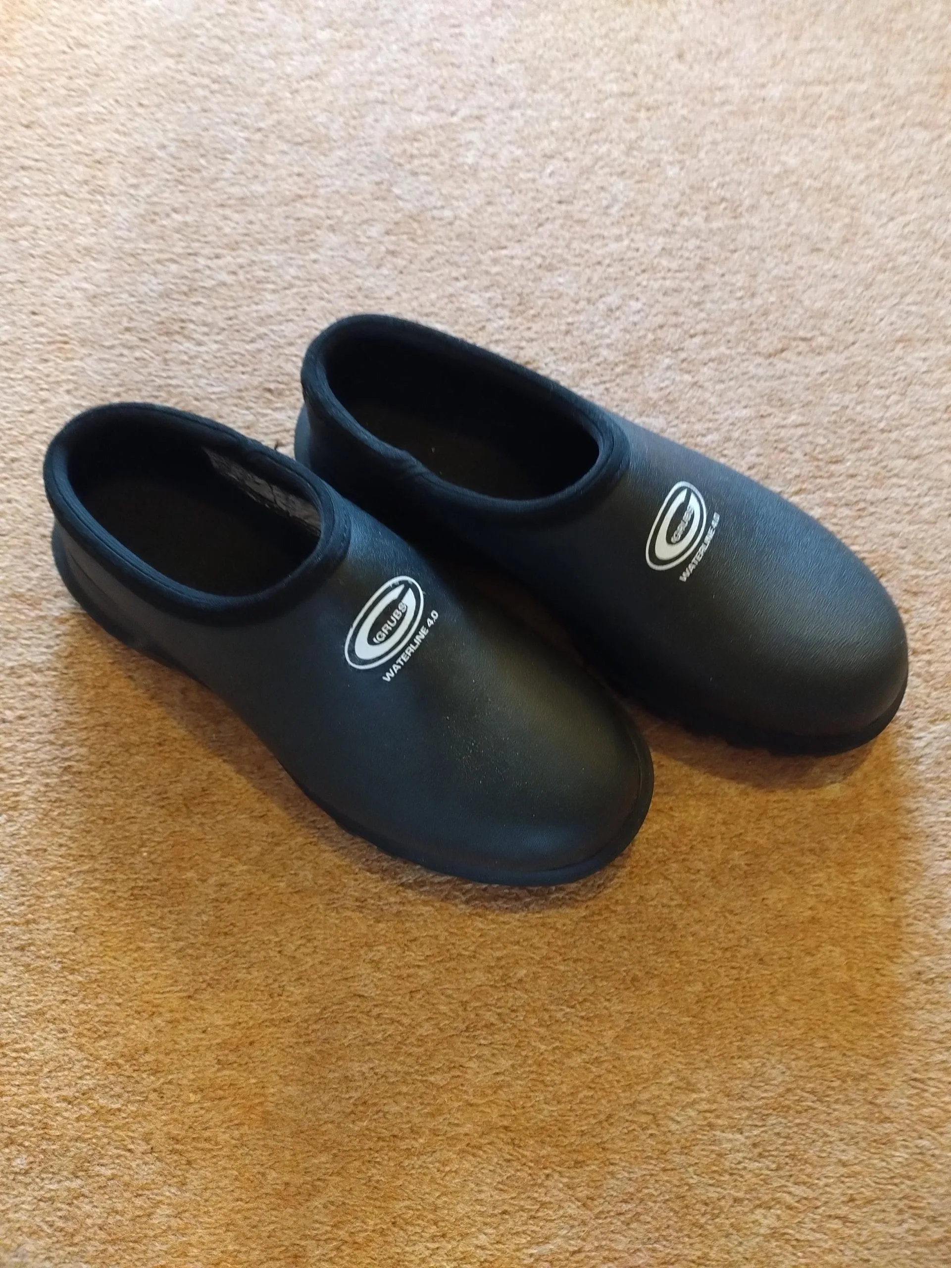 What's Good To Do Reviews the Waterline Black 4.0: "Reliable, Comfortable and Waterproof"